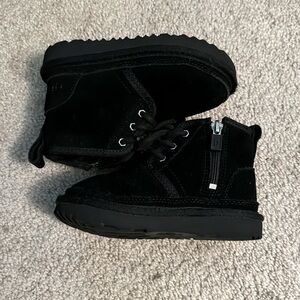 Toddler Uggs size 9